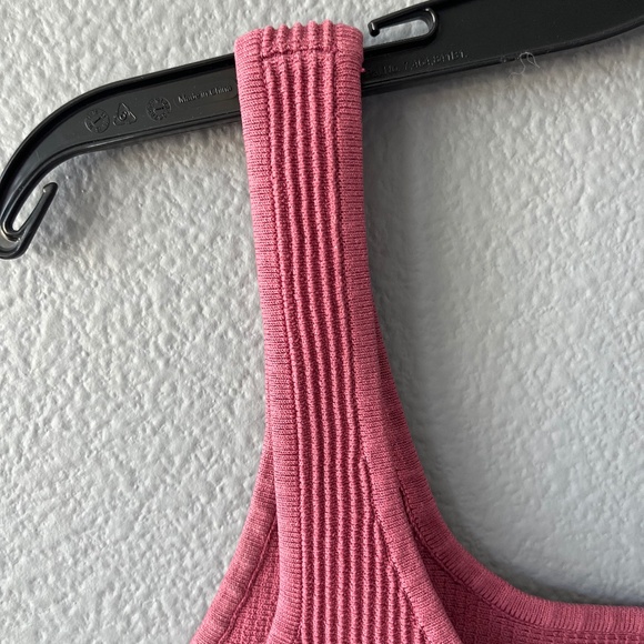 Aritzia Babaton Cropped Tank Top - Picture 8 of 10